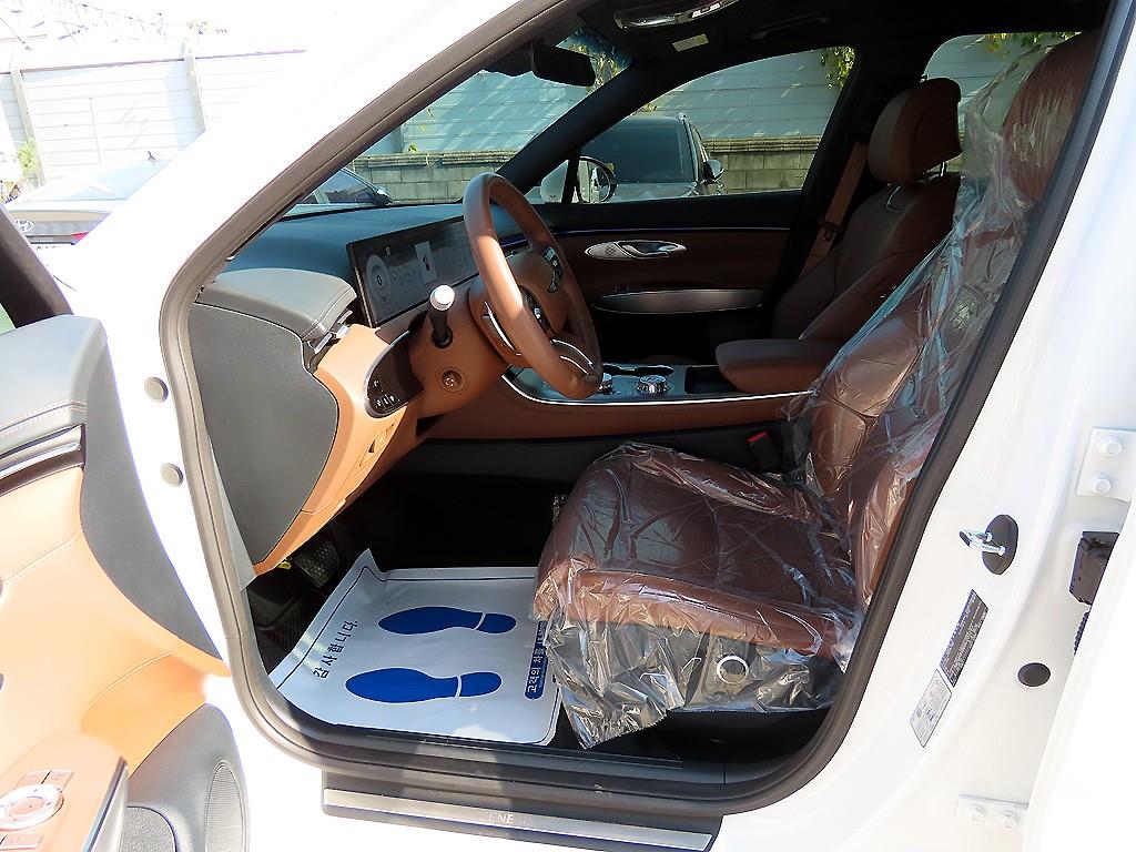 Genesis GV70 - Vista 5