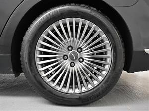 Genesis G90 - Vista 6