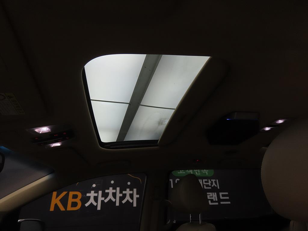 KIA Carnival 2019 the color of pearl - Importación desde Corea - HF Imports Iquique - Foto 18