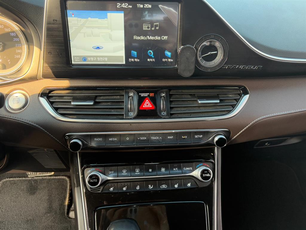 HYUNDAI Grandeur 2018 Gris - Importación desde Corea - HF Imports Iquique - Foto 13