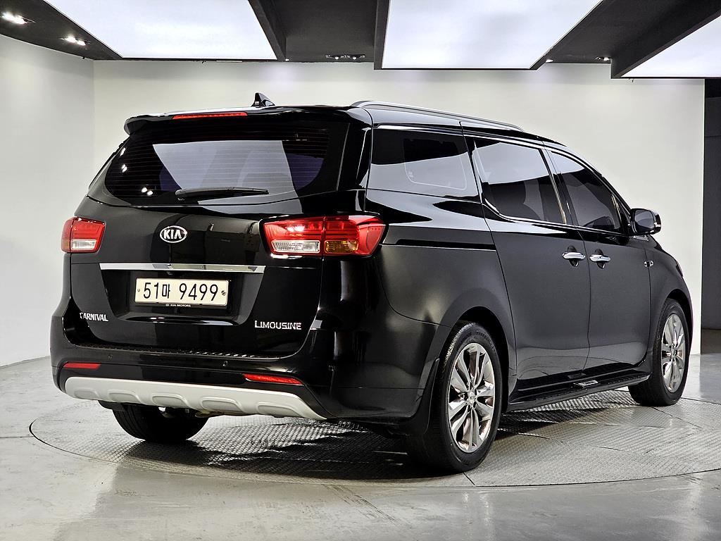 KIA Carnival - Vista 4