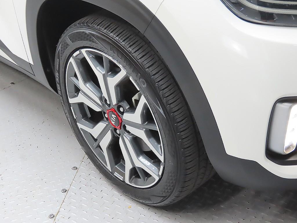 KIA Seltos - Vista 9