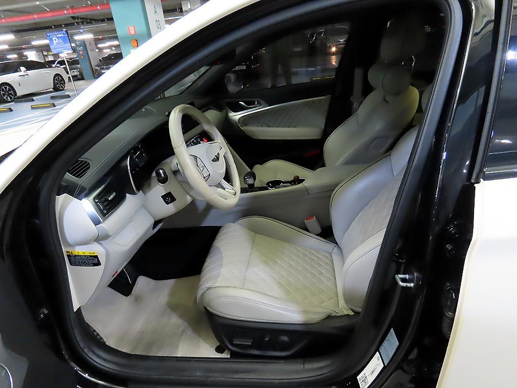 Genesis G70 - Vista 6