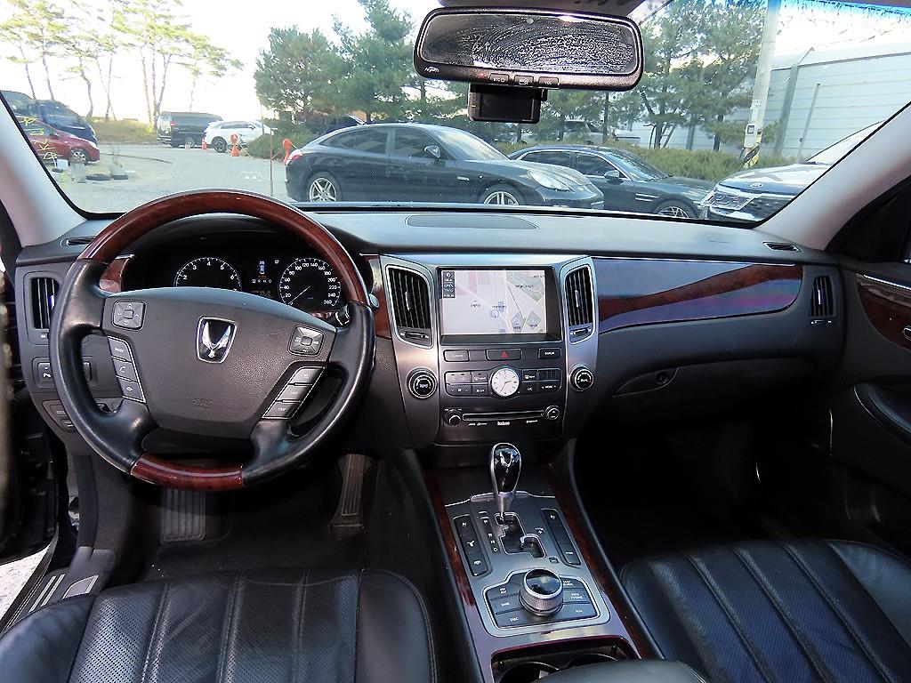 HYUNDAI Equus - Vista 7