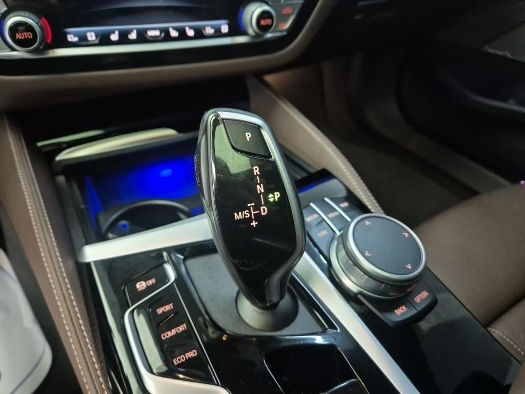 BMW 5 Series - Vista 8