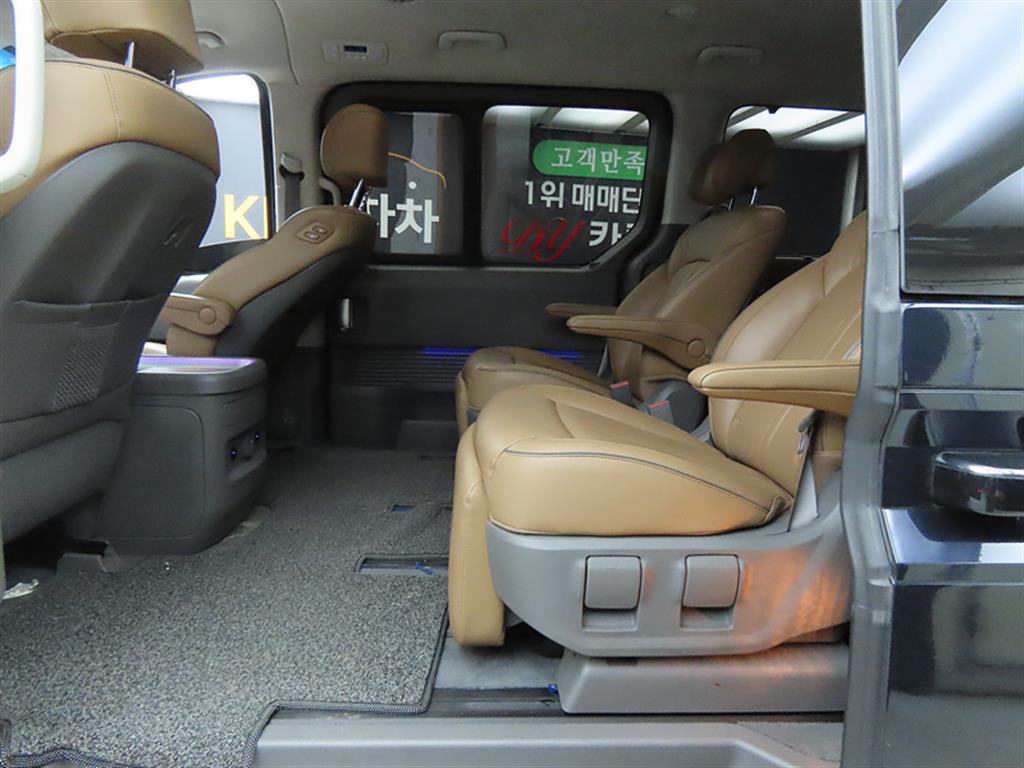 HYUNDAI Staria - Vista 6