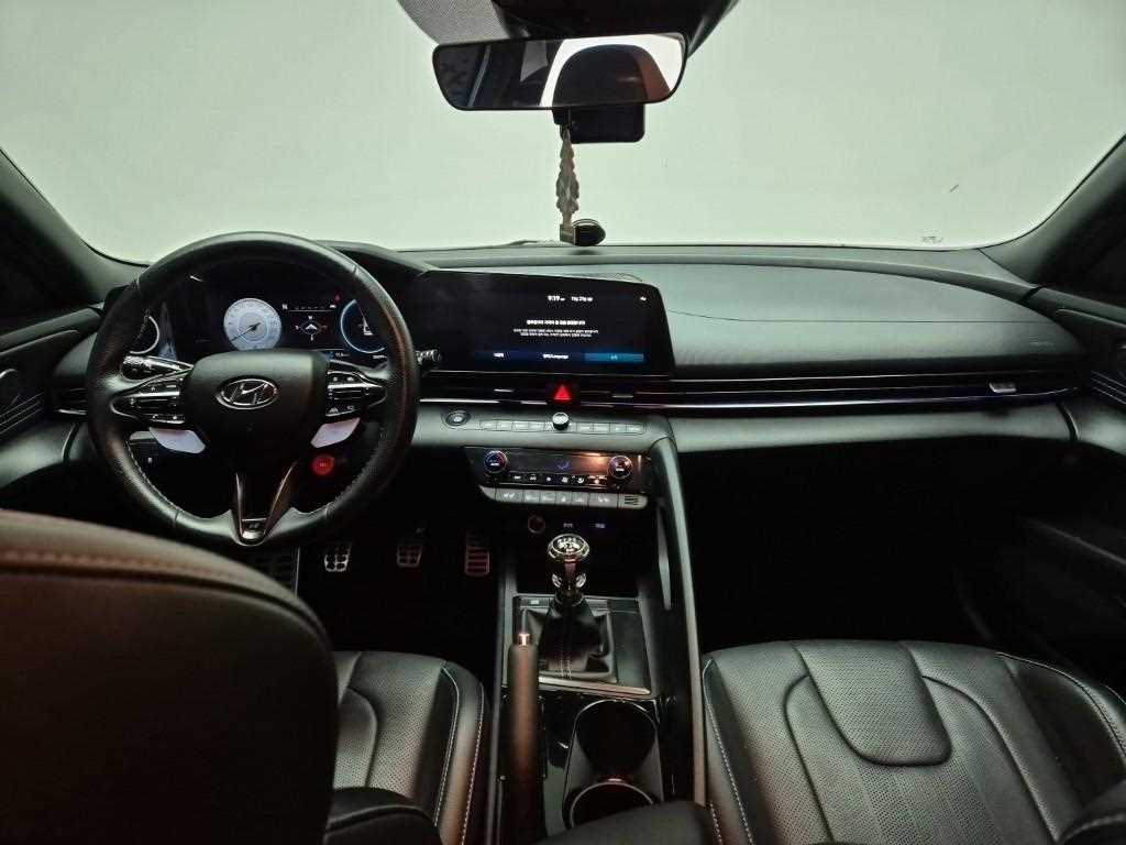 HYUNDAI Avante - Vista 7