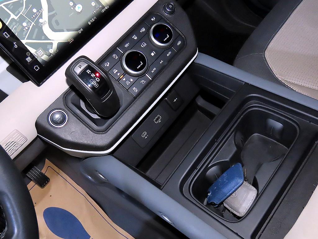 Land Rover Defender - Vista 12