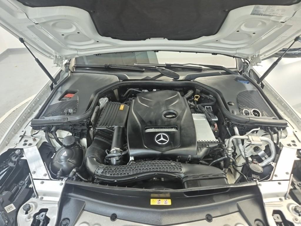 Mercedes Benz E class - Vista 5