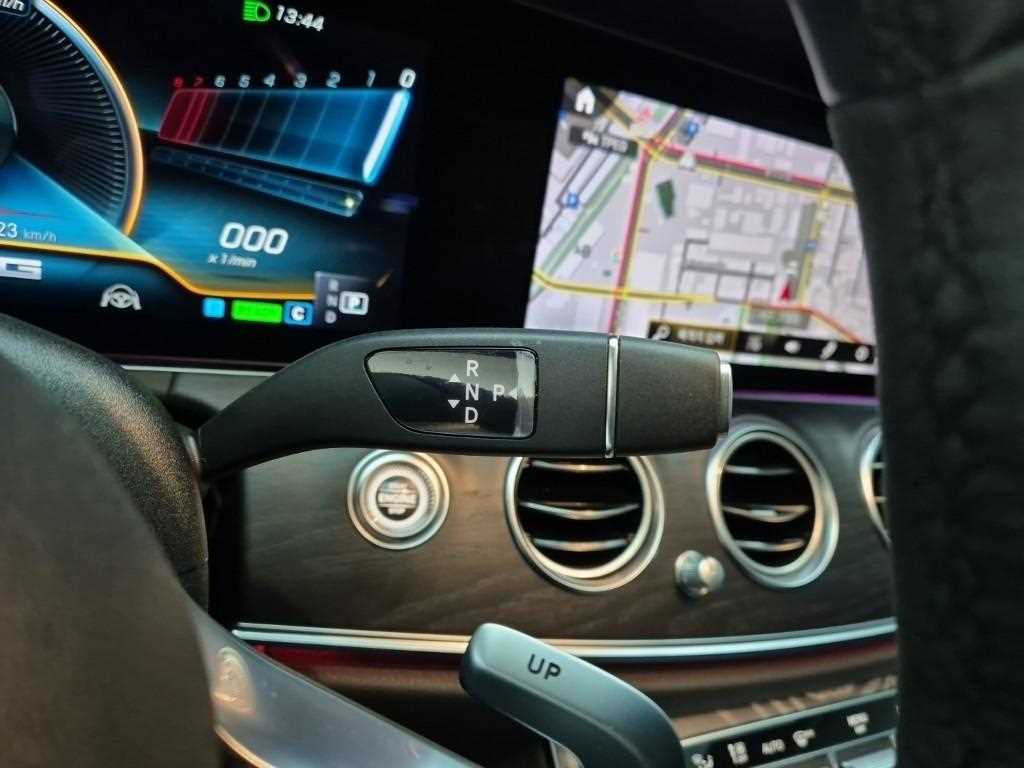 Mercedes Benz E class - Vista 8