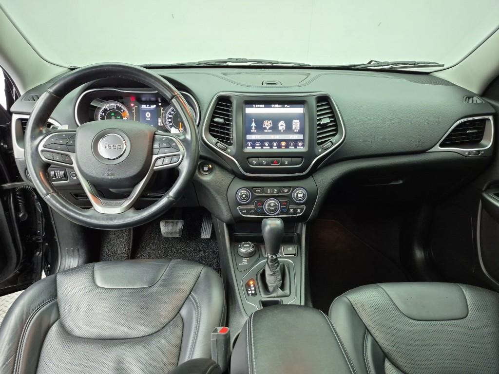 Jeep Cherokee - Vista 5