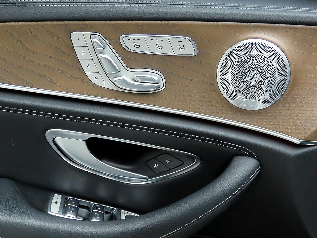 Mercedes Benz E class - Vista 11