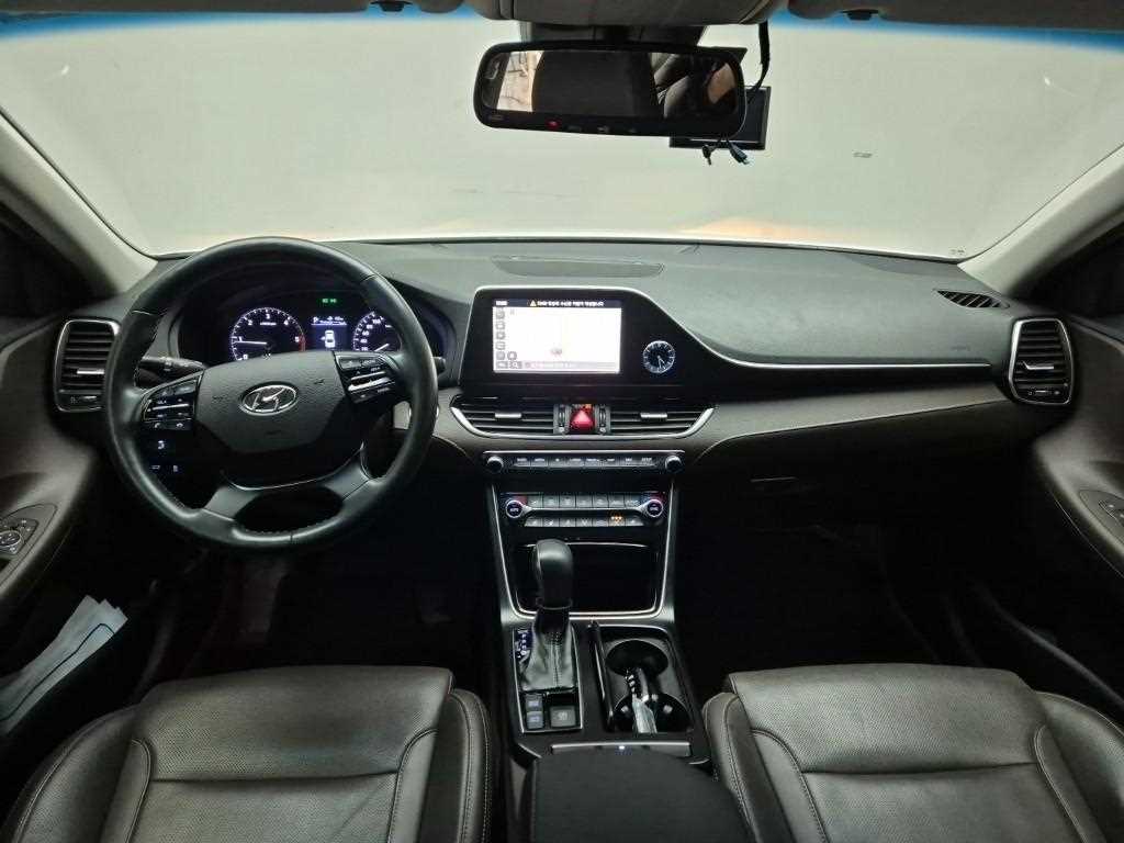 HYUNDAI Grandeur - Vista 7