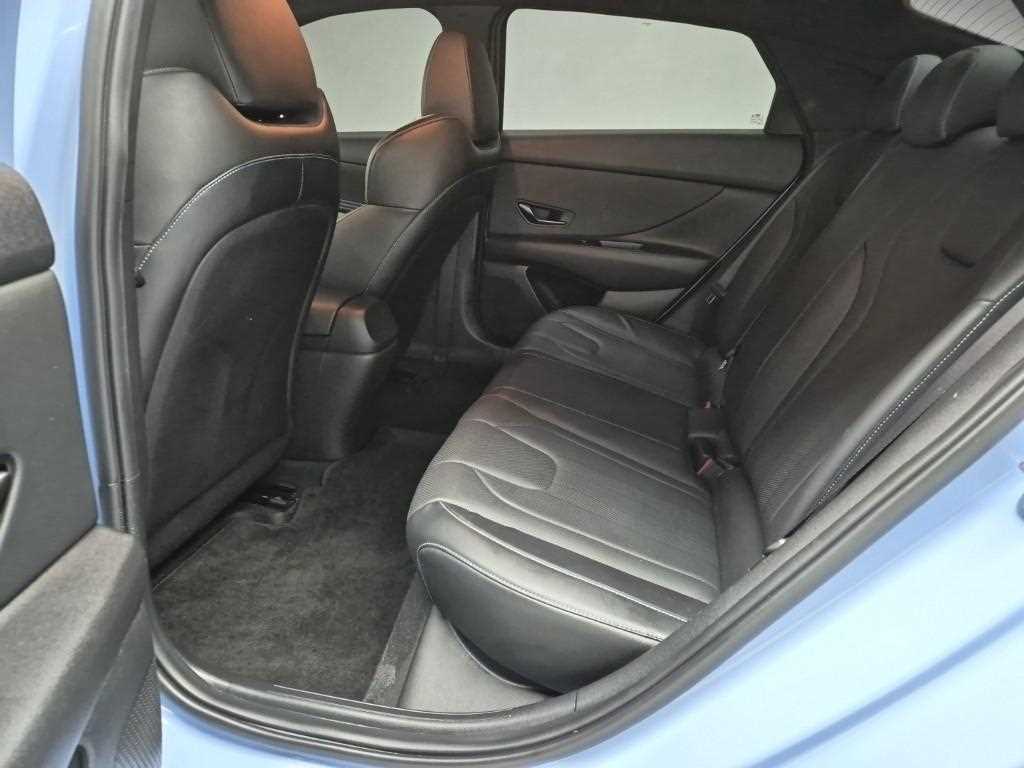 HYUNDAI Avante - Vista 12