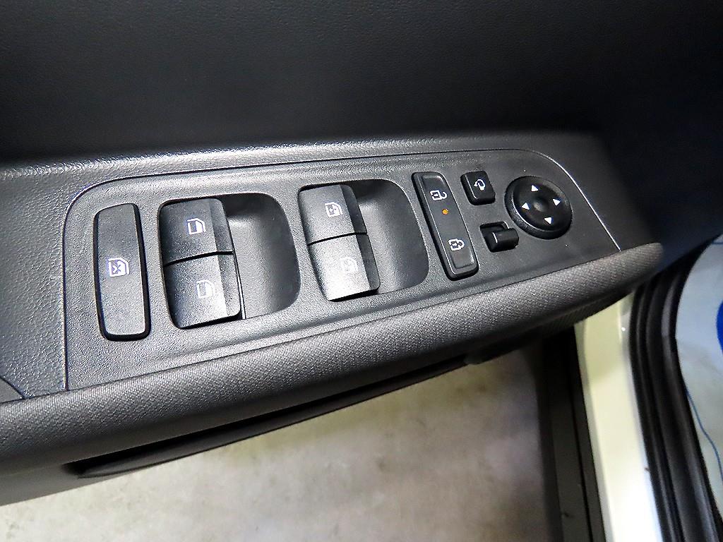 HYUNDAI Casper - Vista 12