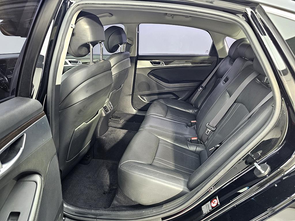 Genesis G80 - Vista 9