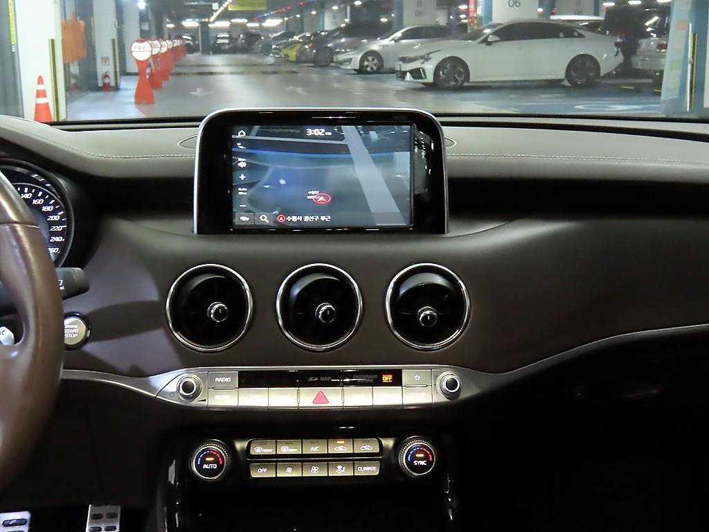 KIA Stinger - Vista 11