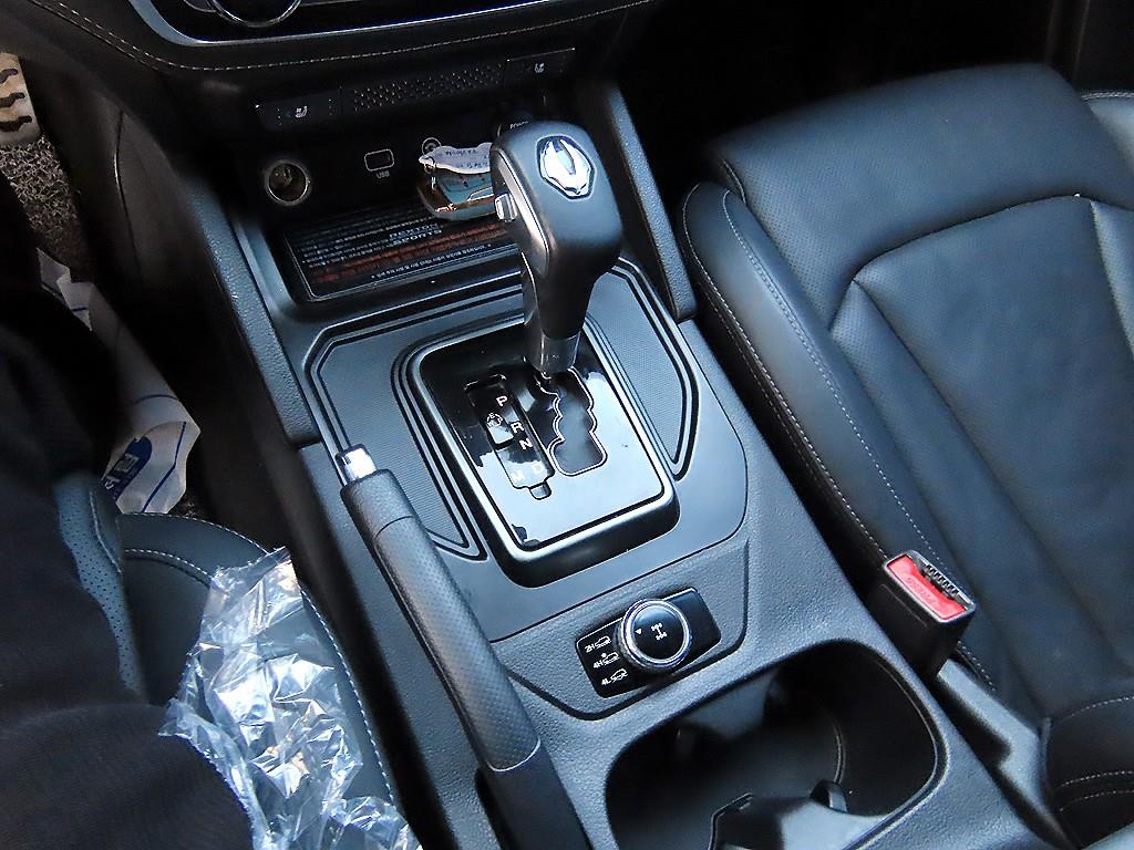 Ssangyong Rexton - Vista 11