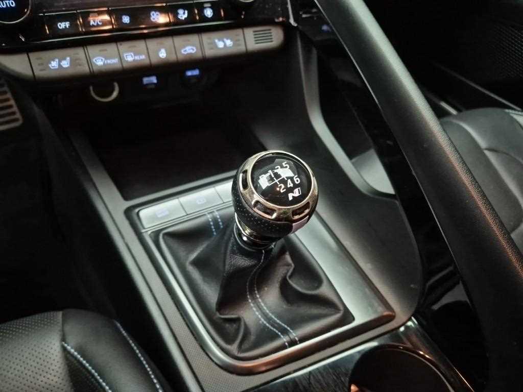 HYUNDAI Avante - Vista 8