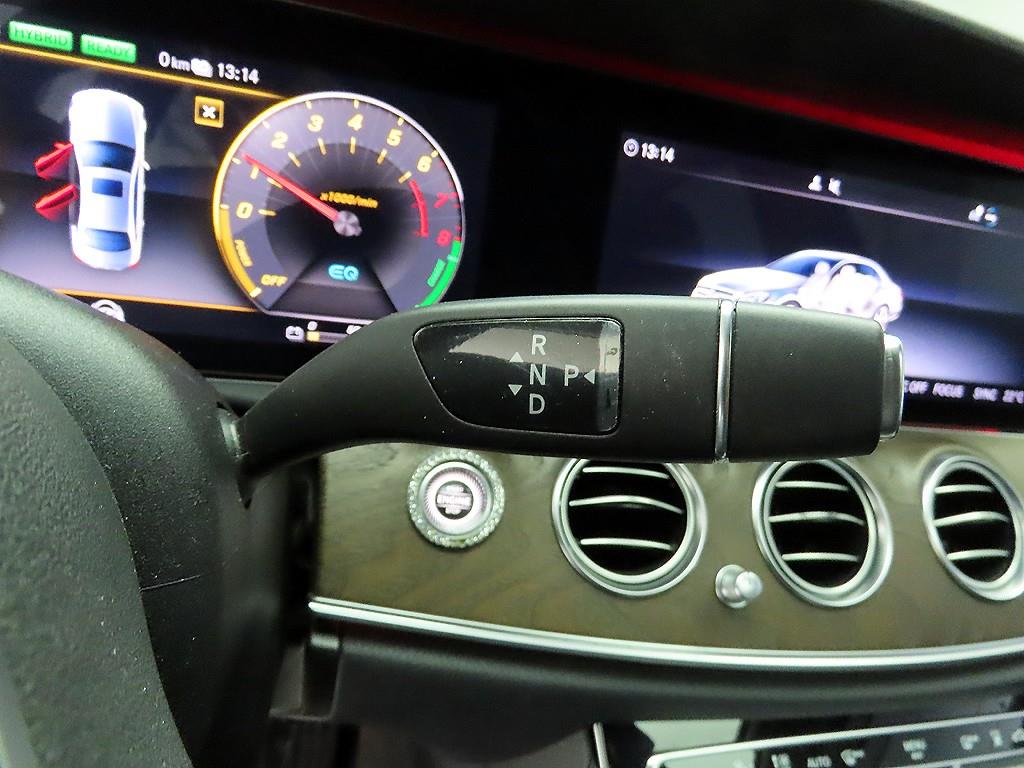 Mercedes Benz E class - Vista 10