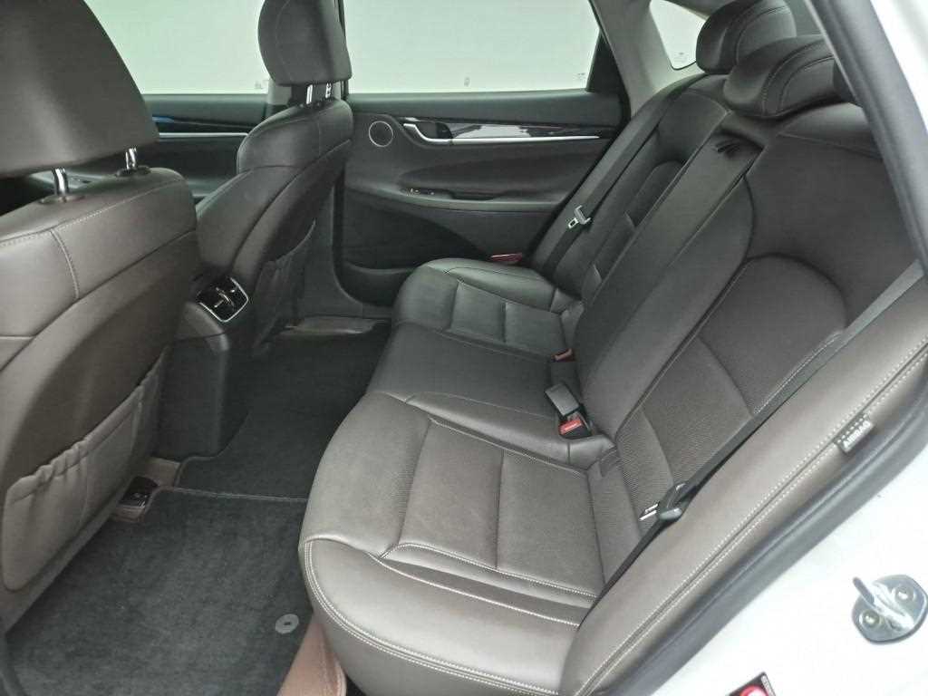 HYUNDAI Grandeur - Vista 12