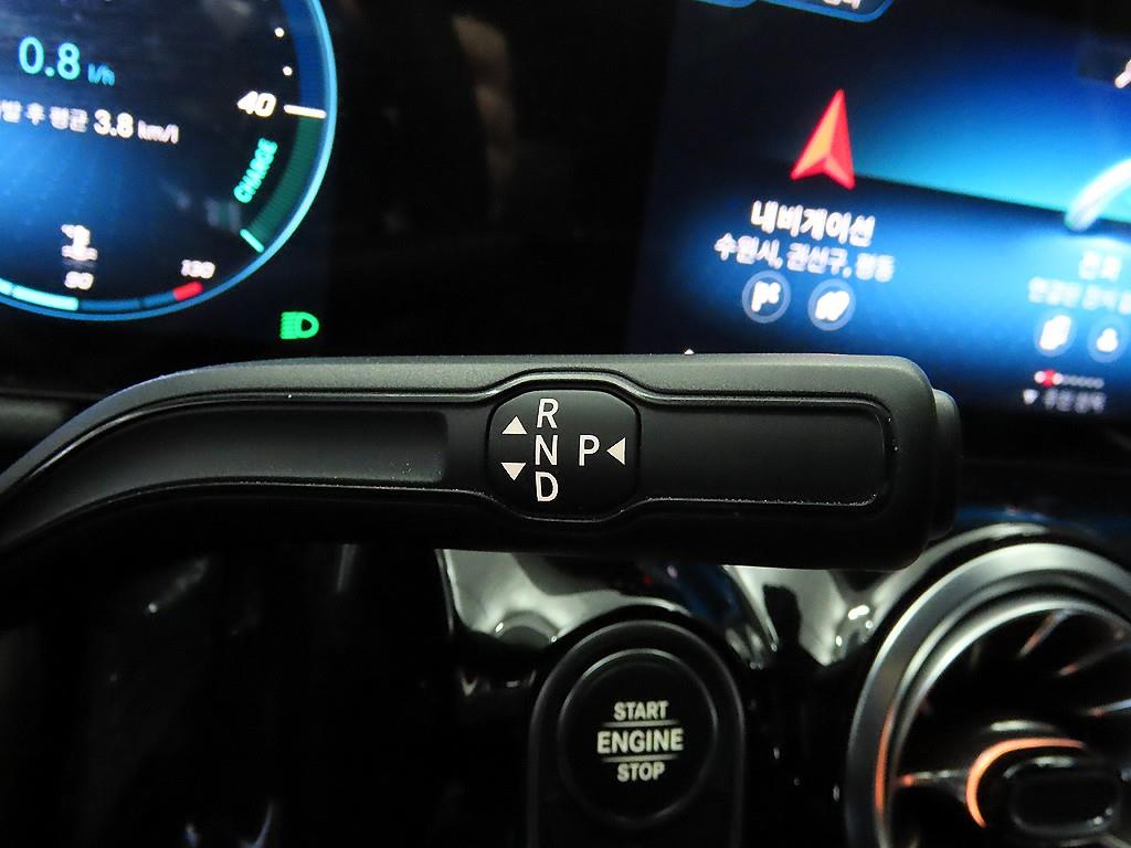 Mercedes Benz GLA Class - Vista 12