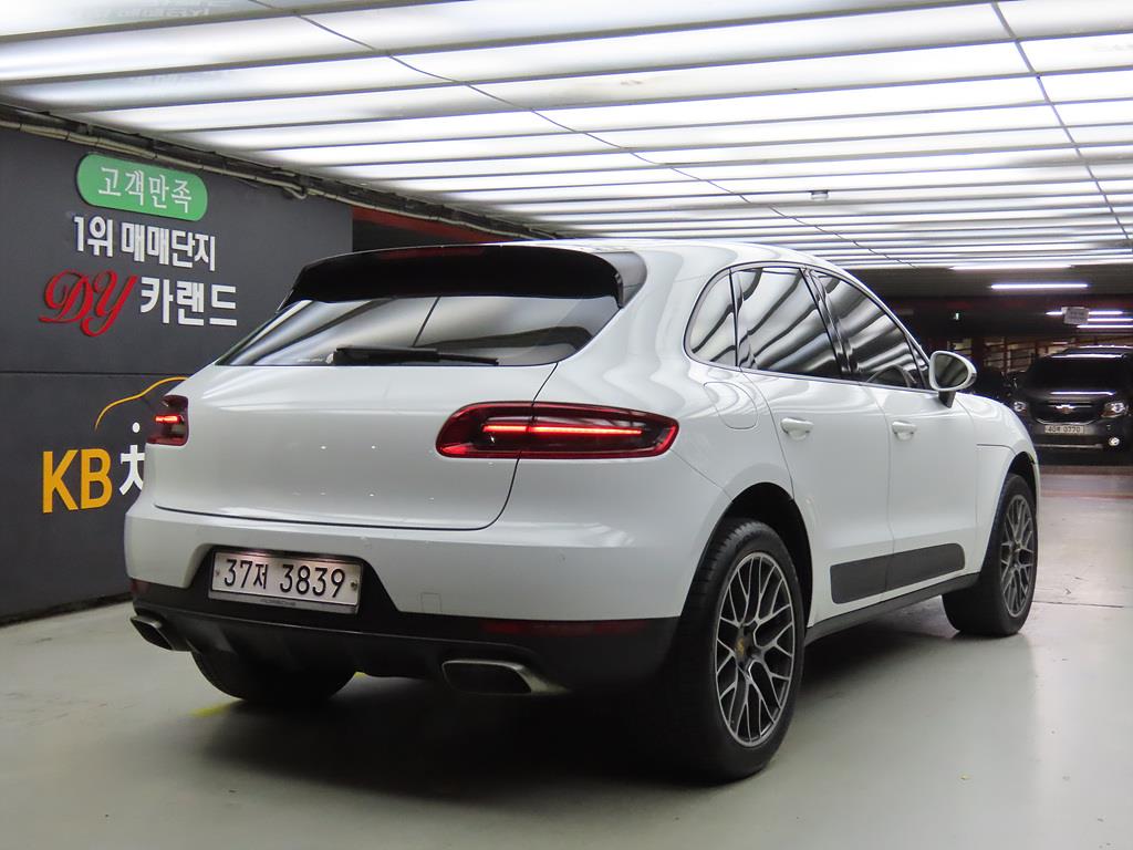 Porsche Macan - Vista 4