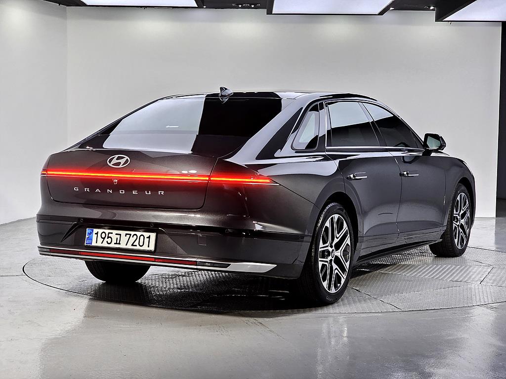 HYUNDAI Grandeur - Vista 4