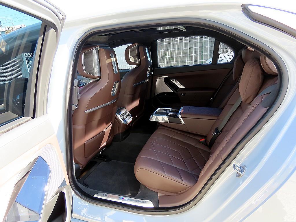 BMW 7 Series - Vista 6