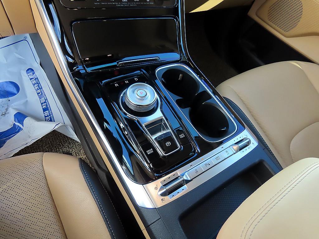 KIA Carnival - Vista 11