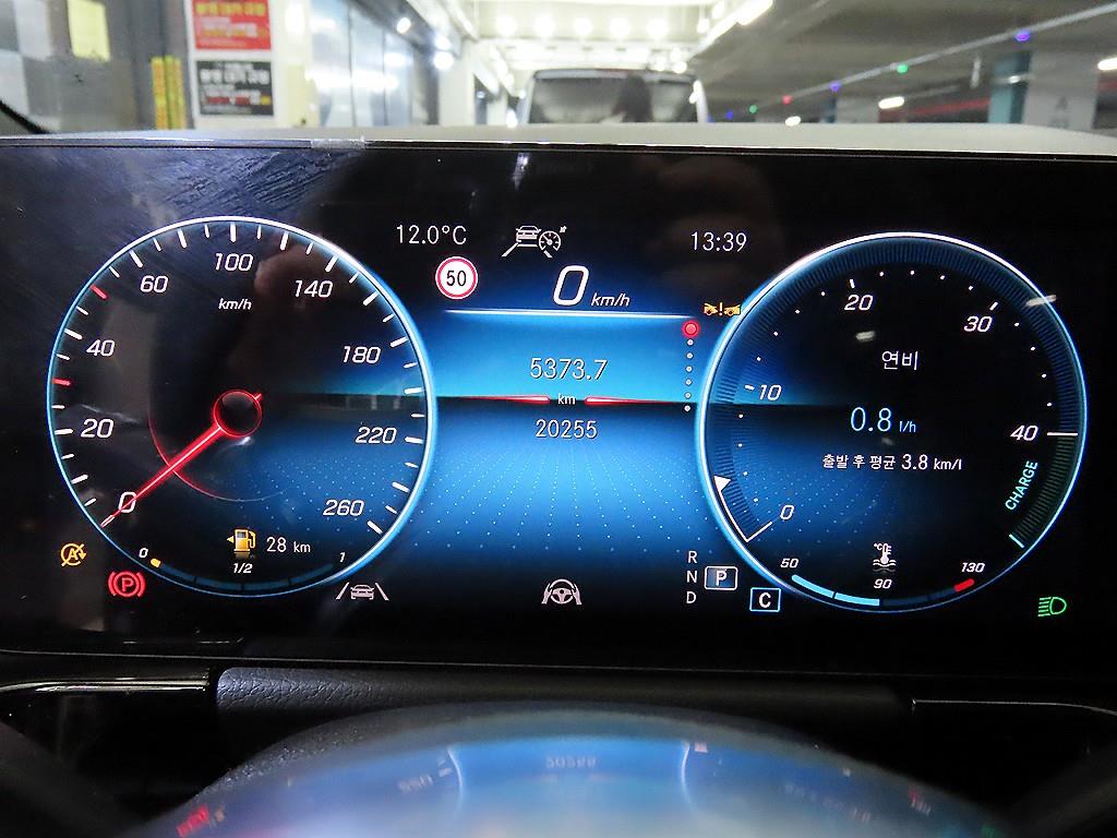 Mercedes Benz GLA Class - Vista 9