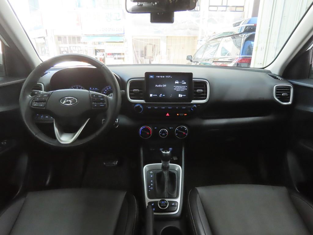 HYUNDAI Venue - Vista 7