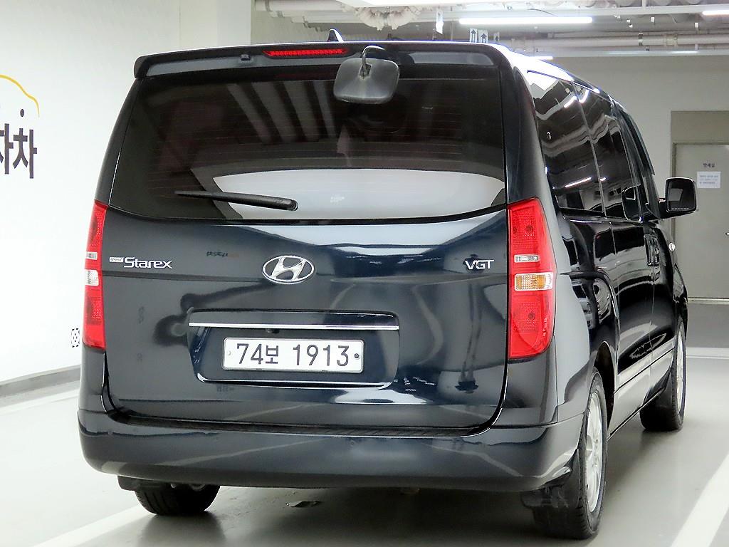 HYUNDAI Starex - Vista 4