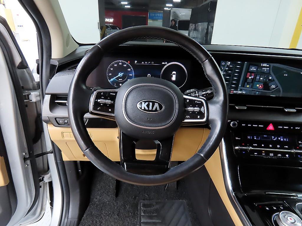 KIA Carnival - Vista 9