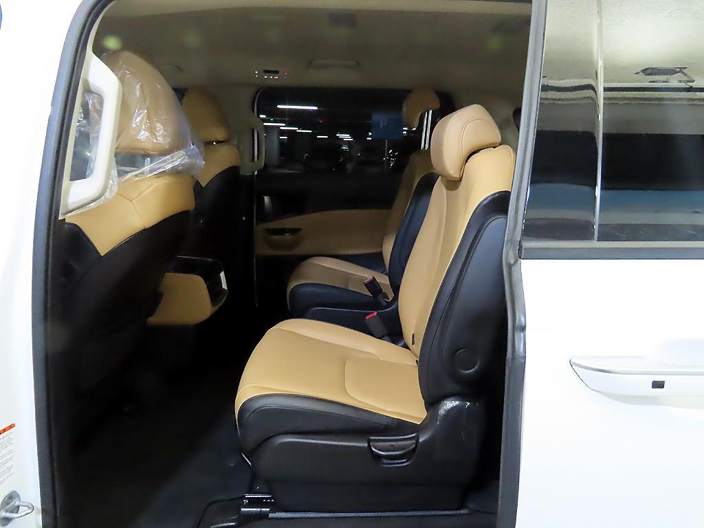 KIA Carnival - Vista 7