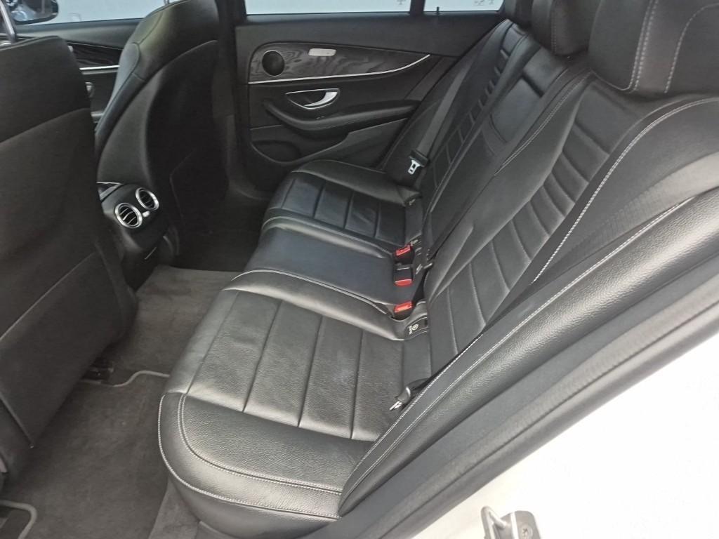 Mercedes Benz E class - Vista 12