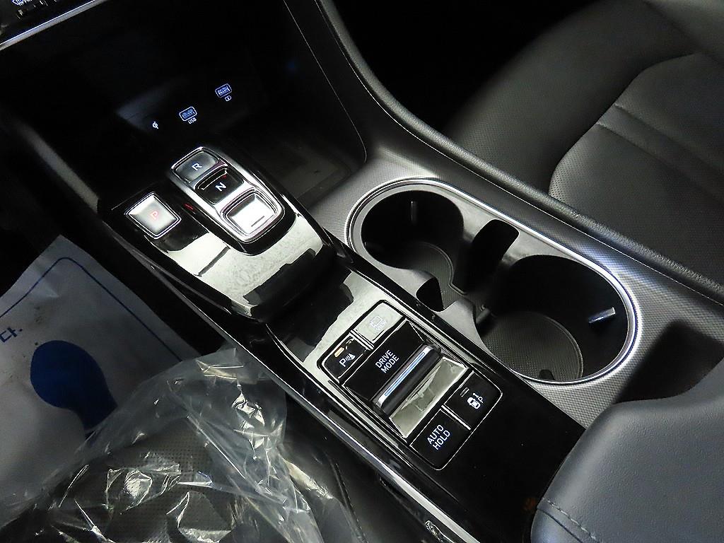 HYUNDAI Sonata - Vista 12