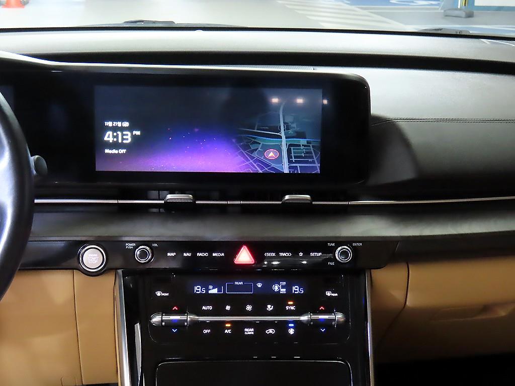 KIA Carnival - Vista 11