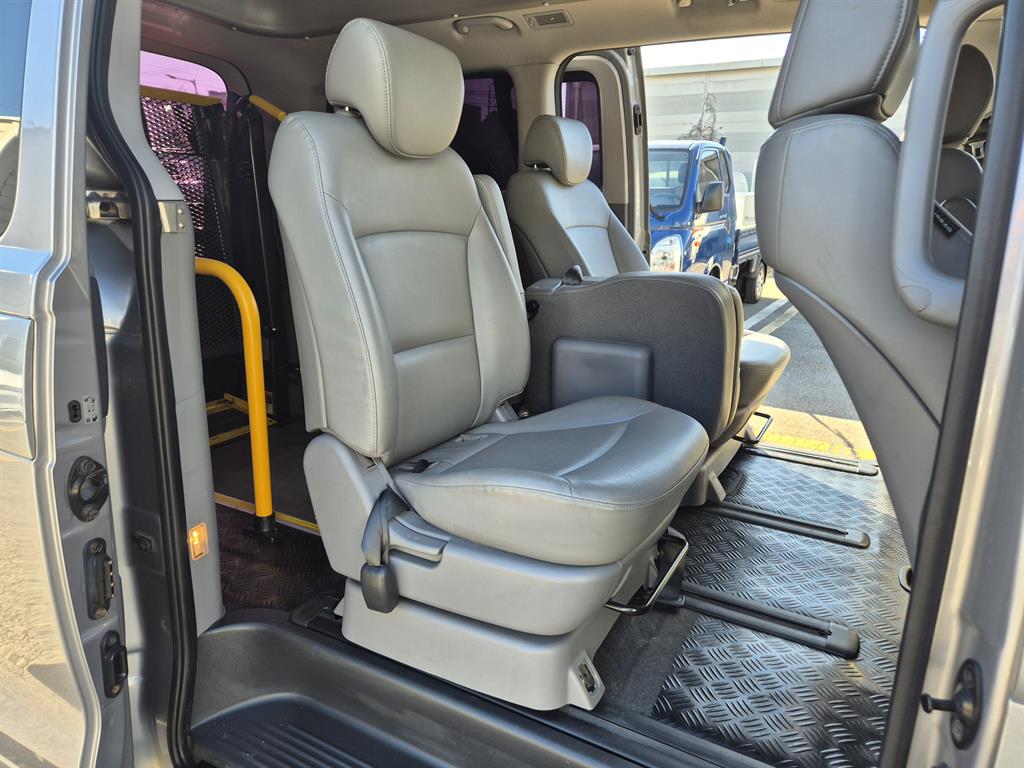 HYUNDAI Starex - Vista 11