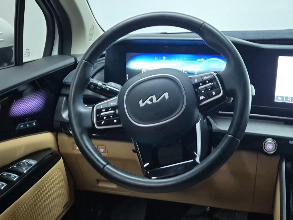 KIA Carnival - Vista 9