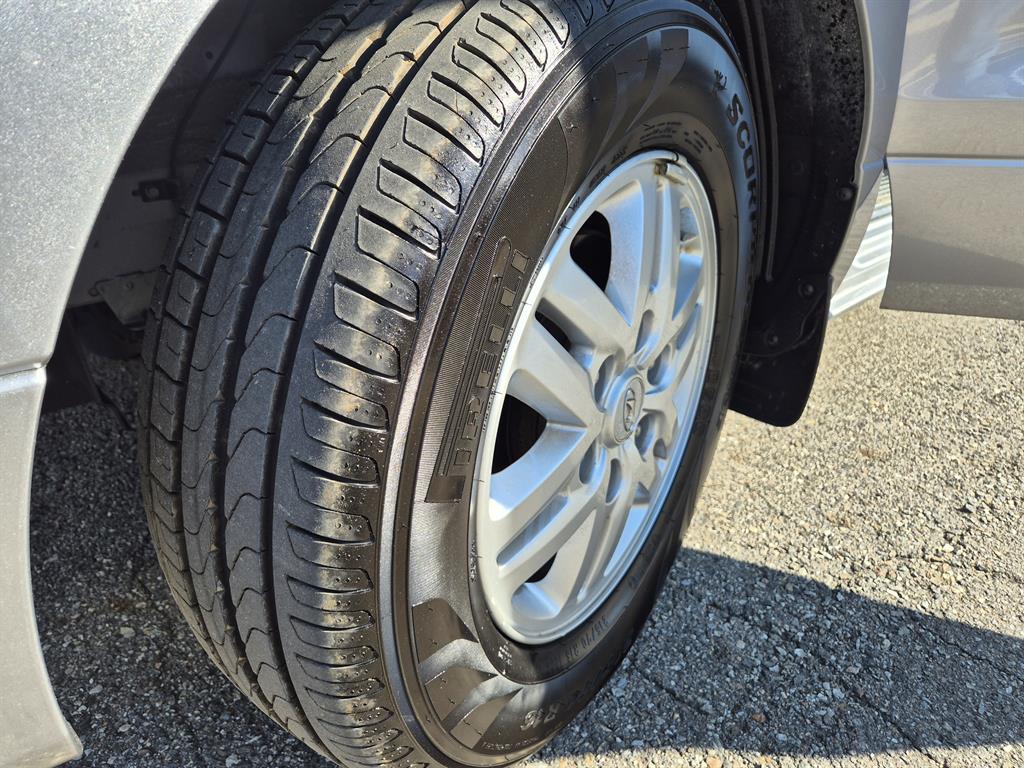 HYUNDAI Starex - Vista 12