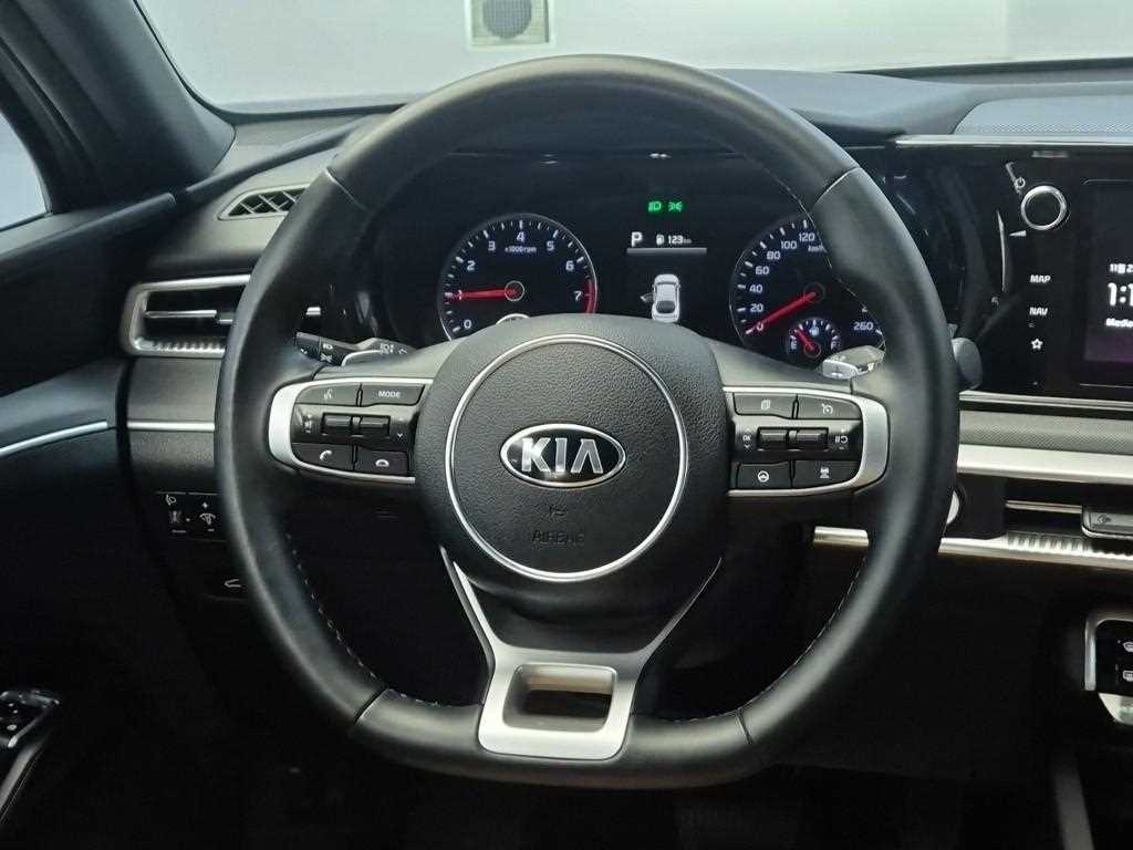 KIA K5 - Vista 4