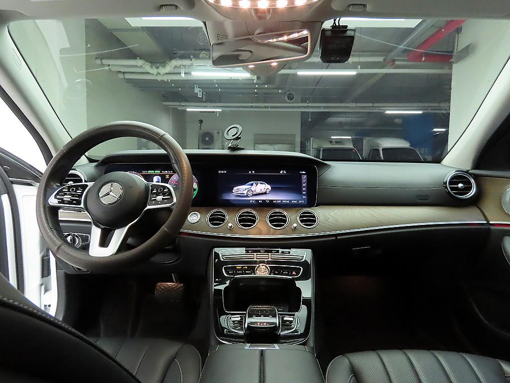 Mercedes Benz E class - Vista 7