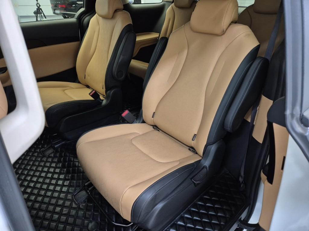 KIA Carnival - Vista 11