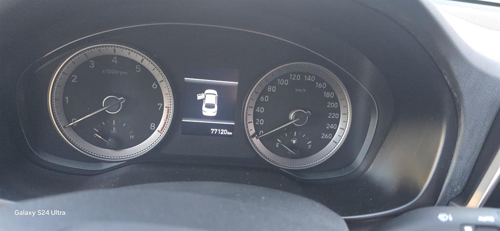 HYUNDAI Grandeur - Vista 11