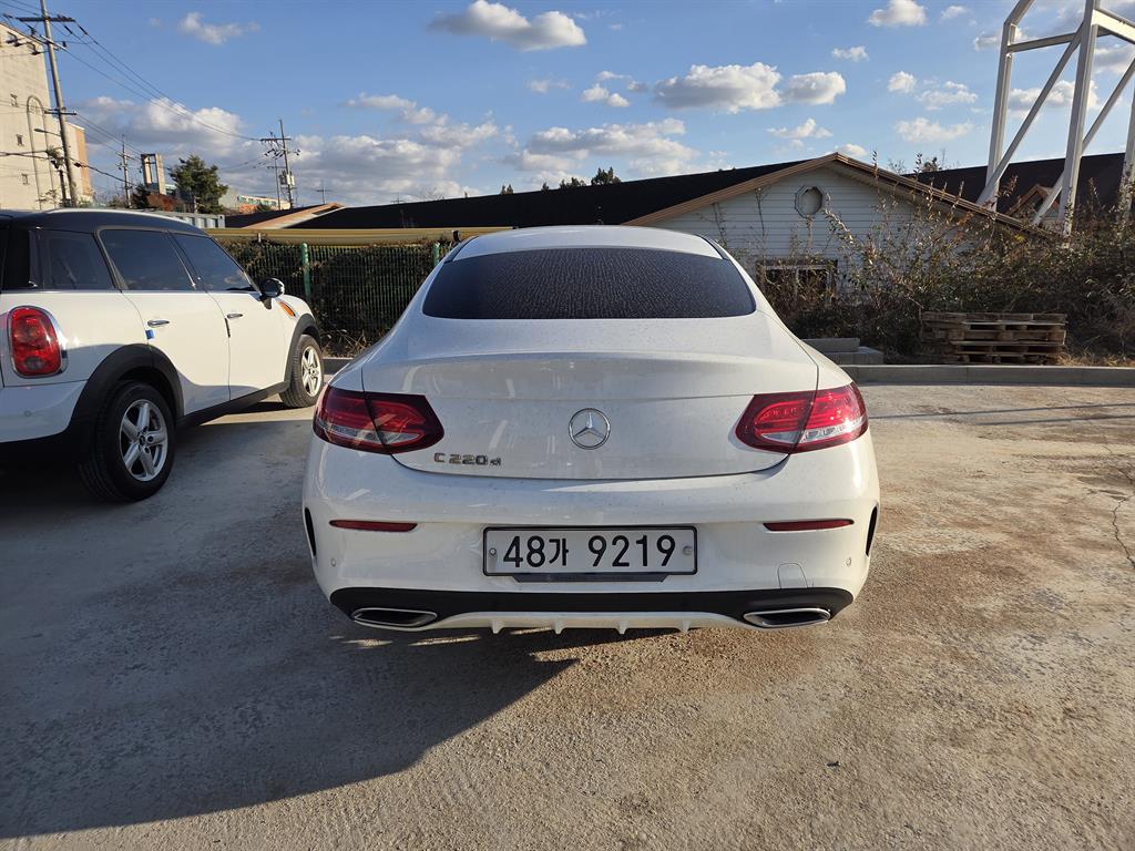 Mercedes Benz C Class - Vista 5