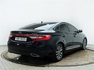 HYUNDAI Grandeur - Vista 8