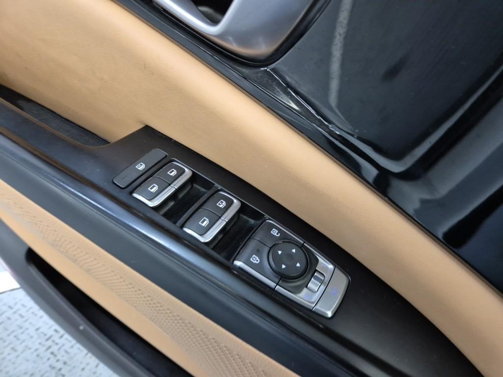 KIA Carnival - Vista 10