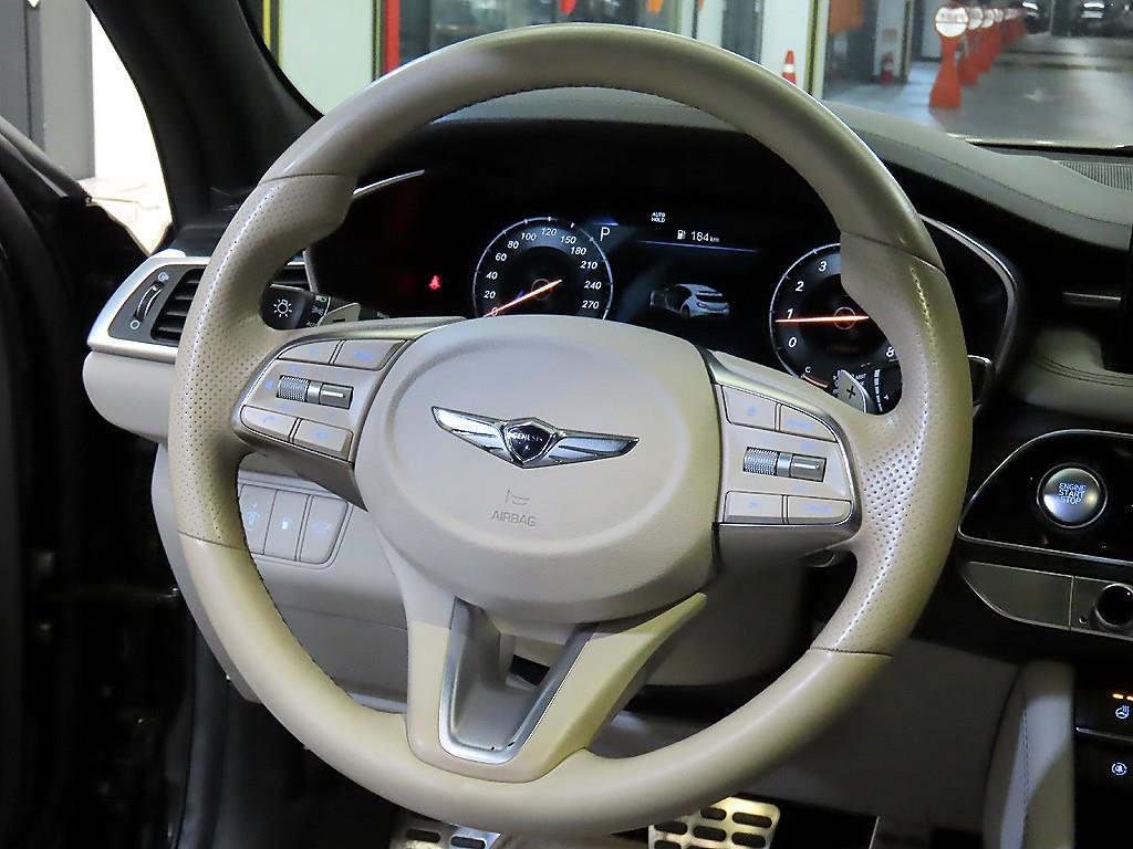 Genesis G70 - Vista 8