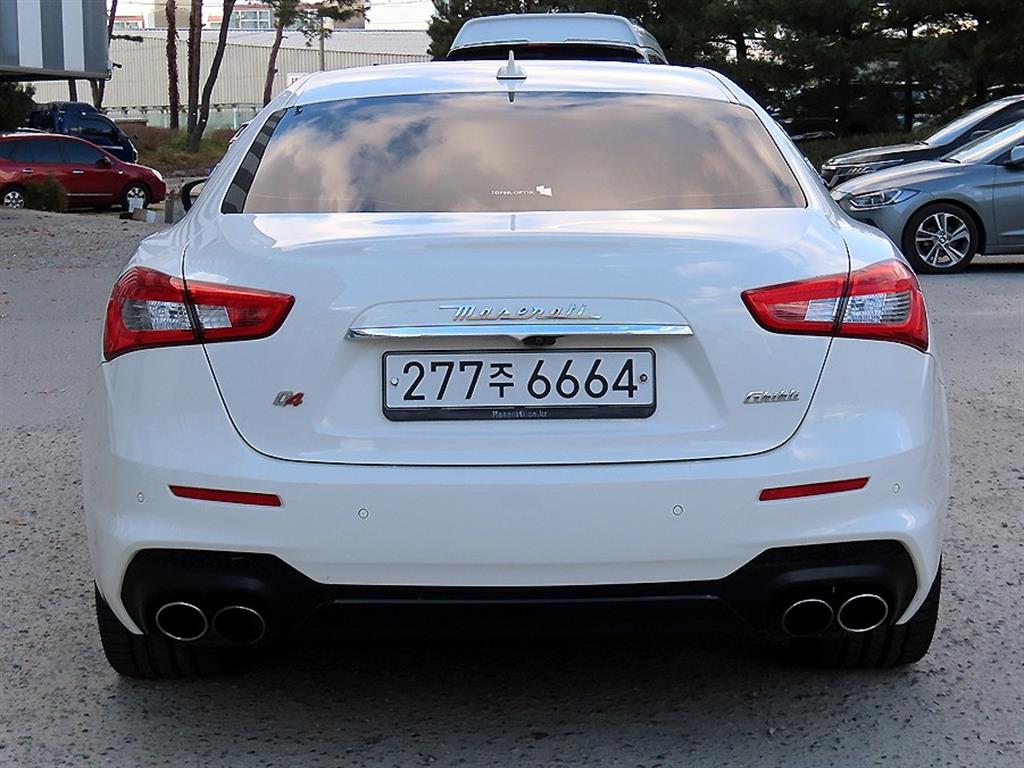 Maserati Ghibli - Vista 4